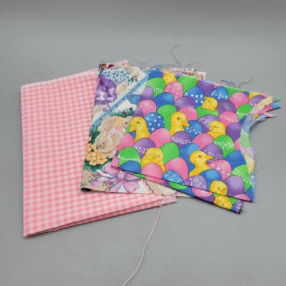 Holiday Seasonal Fabric Scraps Crafting Quilting Fabric Bundle 3.1 lbs - Picture 6 of 7